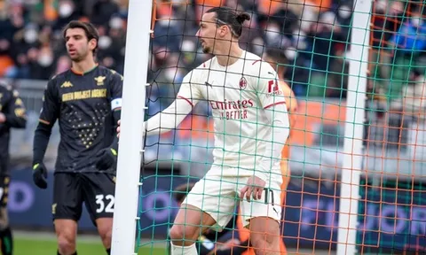 Sếp lớn ra mặt, Ibrahimovic nhận lời thỉnh cầu