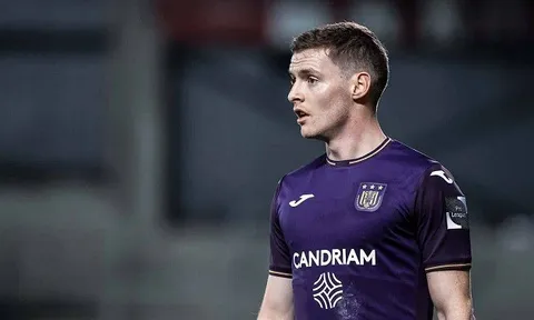 Xác nhận: Man City đón người thay Cucurella, giá 15 triệu euro