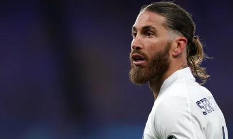 Sergio Ramos có gì hơn các trung vệ Man Utd?
