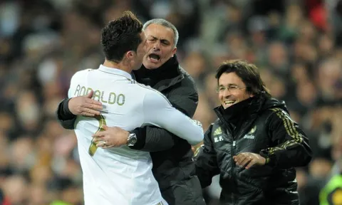 Siêu đội hình Mourinho từng dẫn dắt khủng khiếp ra sao?