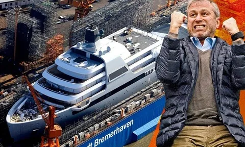 Siêu du thuyền 430 triệu bảng của Roman Abramovich bị người ủng hộ Ukraine tấn công