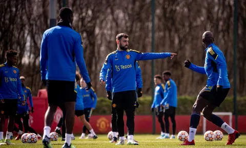 Cái tên không ngờ xuất hiện, Man Utd có buổi tập đầy tốc độ