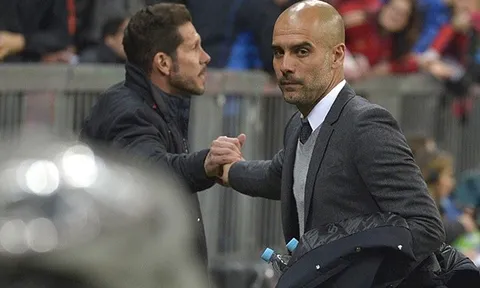 Simeone phản ứng ra sao khi Pep gọi 0-5-5 là sơ đồ thời "tiền sử"?