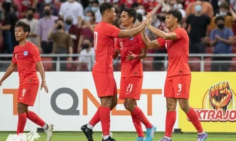 Singapore thắng Malaysia 2-1