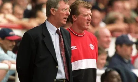 Đến M.U, Ten Hag mang cánh tay phải của Sir Alex trở lại Old Trafford
