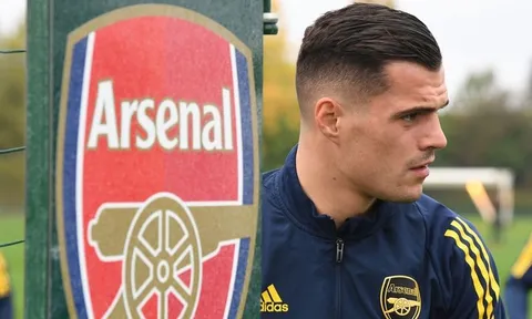 Bellerin đăng đàn, phá vỡ im lặng về việc Emery tước băng thủ quân của Xhaka