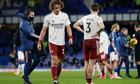 Arsenal tiếp tục thất bại, David Luiz bị chỉ trích thậm tệ