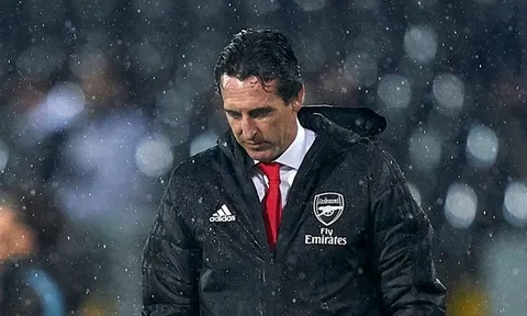 Chỉ 1 chữ, Emery nói rõ lập trường của BLĐ Arsenal về việc sa thải
