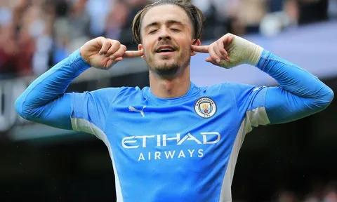 Phản ứng của sao Man City khi M.U thua trận đầu tiên của mùa giải
