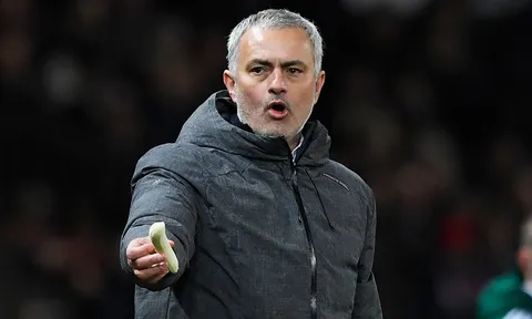 "Troll" Mourinho, một người Chelsea được dán mác anh hùng