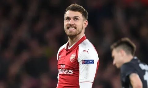 John Barnes lý giải vì sao Liverpool nên mua Aaron Ramsey
