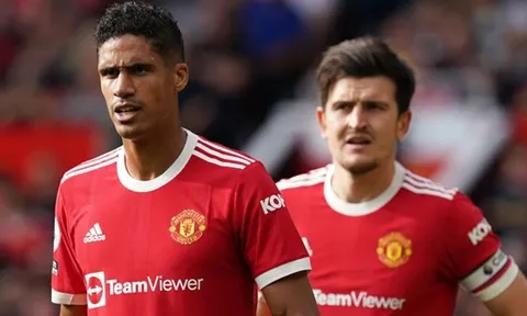 Ten Hag nói thẳng lý do loại Maguire, chọn Varane