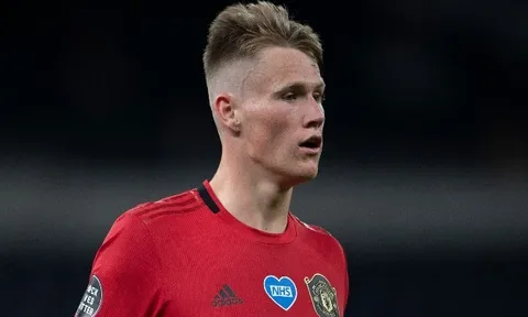 Thua PSG, McTominay tiết lộ sự thật về phòng thay đồ của Man Utd