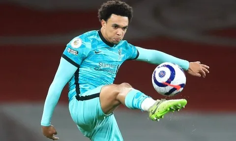 Carragher kể tên 2 thủ quân không băng của Liverpool