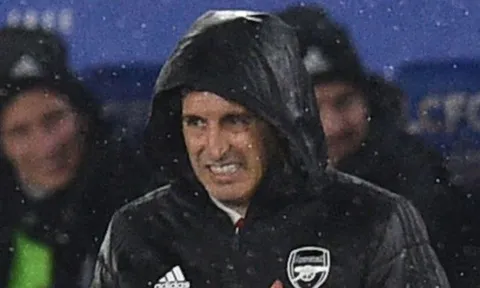 Arsenal thua Leicester, triều đại Emery đến bờ vực sụp đổ