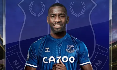 Bị Ancelotti đối xử phũ, "người thừa" Everton phá vỡ im lặng