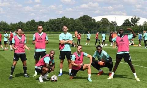 Số 10 mới đăm chiêu, rõ thái độ của dàn tân binh Arsenal