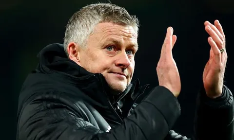 Sợ bị sa thải, Solskjaer lại "mị dân" các CĐV M.U
