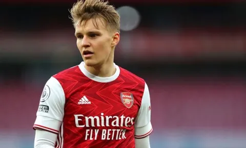 Sợ “hụt” Odegaard, Arsenal đưa “Pirlo 2.0” vào tầm ngắm