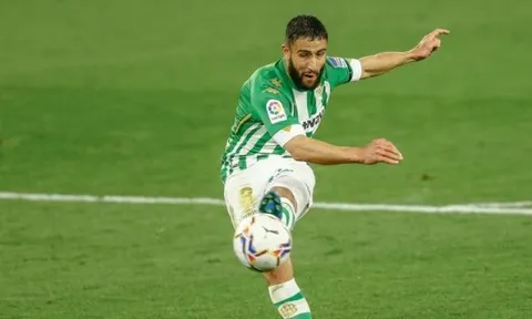 So với hàng công Arsenal, Nabil Fekir rất khác biệt