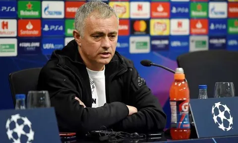 SỐC! "Bộ não sáng tạo" của Mourinho không thể chọc khe thành công từ tháng 3
