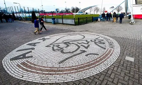 SỐC! Đội bóng Ajax Amsterdam thắng đối thủ 50 bàn