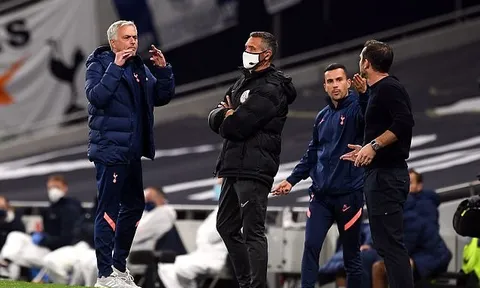 SỐC! Gạt tình thầy trò, Mourinho chửi thẳng mặt Lampard cực gay gắt