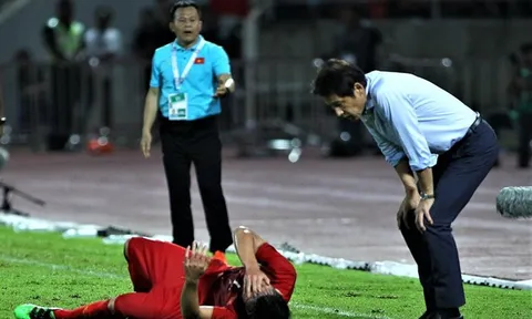 SỐC! HLV Thái Lan tức điên: "Cầu thủ Việt Nam đó thật nghiệp dư"