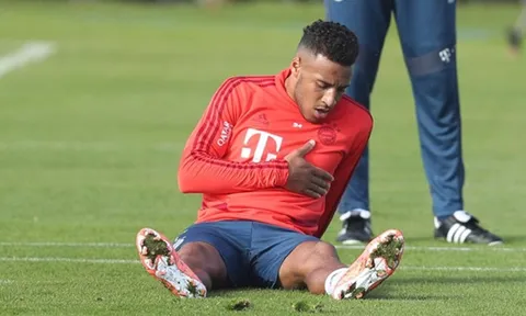 SỐC! Trụ cột Bayern có dấu hiệu đau tim, Kovac lập tức dừng buổi tập