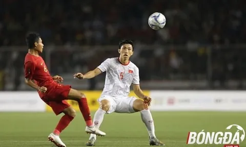 SỐC! Văn Hậu đổ gục, đầu gối nát tươm và đầy máu