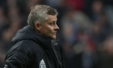 Sốc với hình ảnh cầu thủ Man United 'cãi tay đôi' khi Solsa chỉ đạo