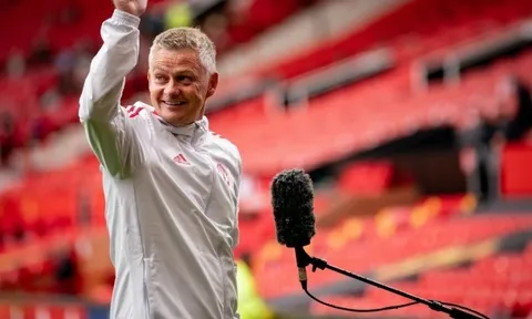 Solsa chu đáo, chờ ngày đón báu vật Man Utd về tranh tài cùng Sancho