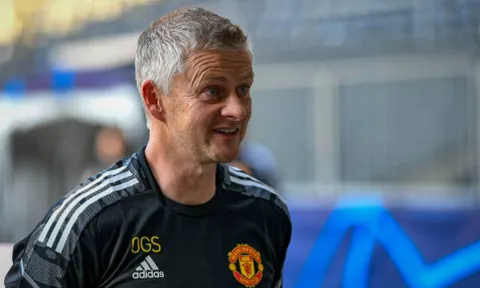 Solskjaer: "Đôi khi Ferdinand bình luận điều mà mình chẳng biết"