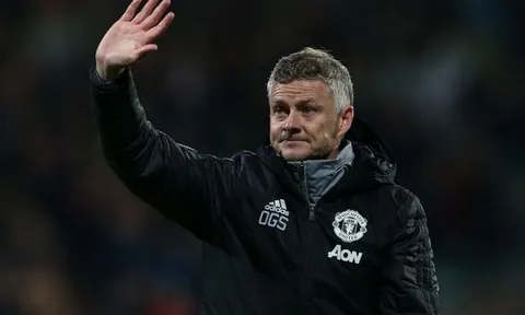 Solskjaer cầu xin Glazers, án "trảm" trên đầu?