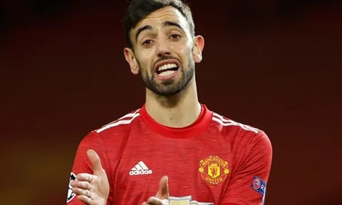 Solskjaer hét Fernandes 1 câu, trước khi tung Van de Beek vào sân