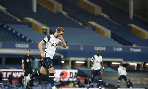 Vì Harry Kane, Ole ra quyết định tàn nhẫn với 'số 9 lỗi' của M.U