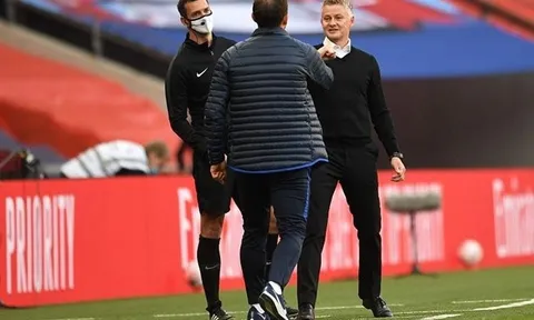 Solskjaer 'ngồi trên đống lửa' ở Man Utd, Lampard bất ngờ lên tiếng