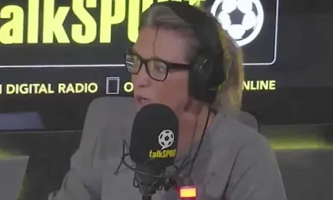 "Solskjaer là một tên nghiệp dư, Ferdinand cũng chẳng xứng"