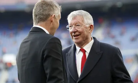 Solskjaer tiết lộ bí mật, Sir Alex nhúng tay giúp Man Utd tái thâu tóm người cũ