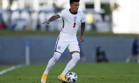 Solskjaer và Man Utd chờ đợi Jadon Sancho ở Tam Sư