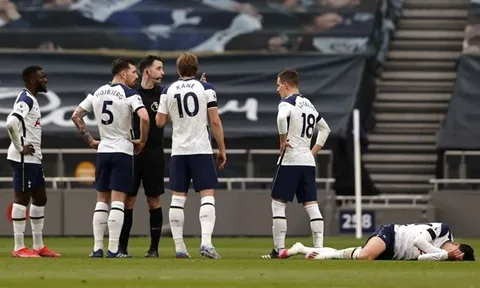 “Son Heung-min thường ăn vạ khi bị bố phạt”