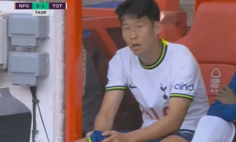 Son Heung-min tỏ thái độ khi bị thay ra sớm