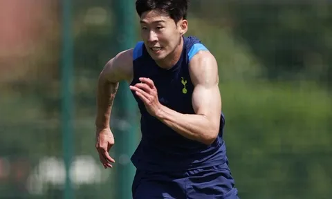Son Heung-min trở lại, lộ cơ bắp khủng trên sân tập