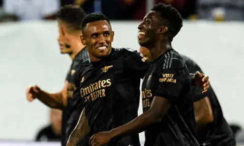 "Song sát" mới thành hình, Arsenal khởi đầu hoàn hảo