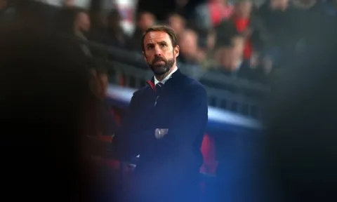 Southgate phản pháo khi CĐV Anh la ó Maguire