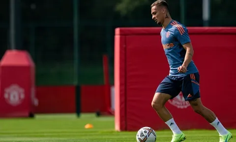 Đã rõ số áo bất ngờ của Antony tại Man Utd