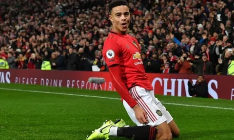 "Gã khổng lồ" trả tiền khủng dụ Greenwood rời khỏi Man Utd