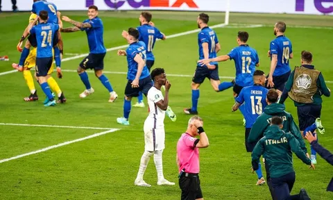 Bức ảnh lột tả hết cảm xúc trận chung kết EURO 2020