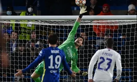 Bị fan Chelsea la ó, Courtois phá vỡ im lặng