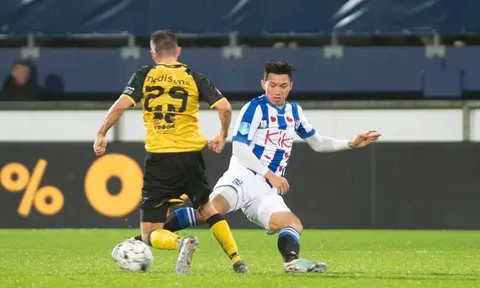 Đây, lý do CĐV Heerenveen đồng loạt gọi tên Văn Hậu trên khán đài Abe Lenstra